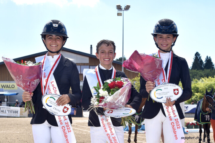 podium_children-FER-1057881