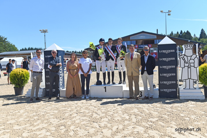 podium_J_1000801